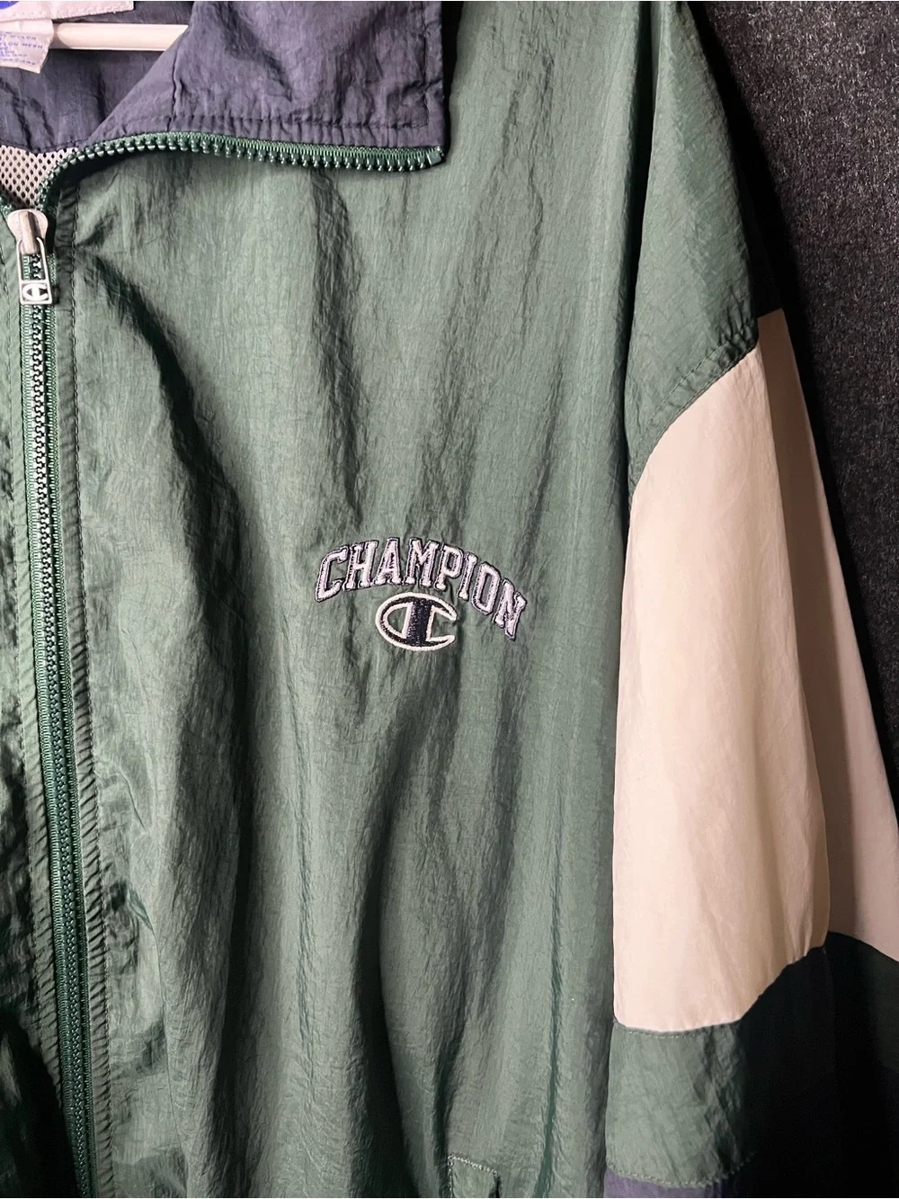Vintage Champion Logo Jacket Men’s XL Green Full-Zip Pockets Retro Windbreaker